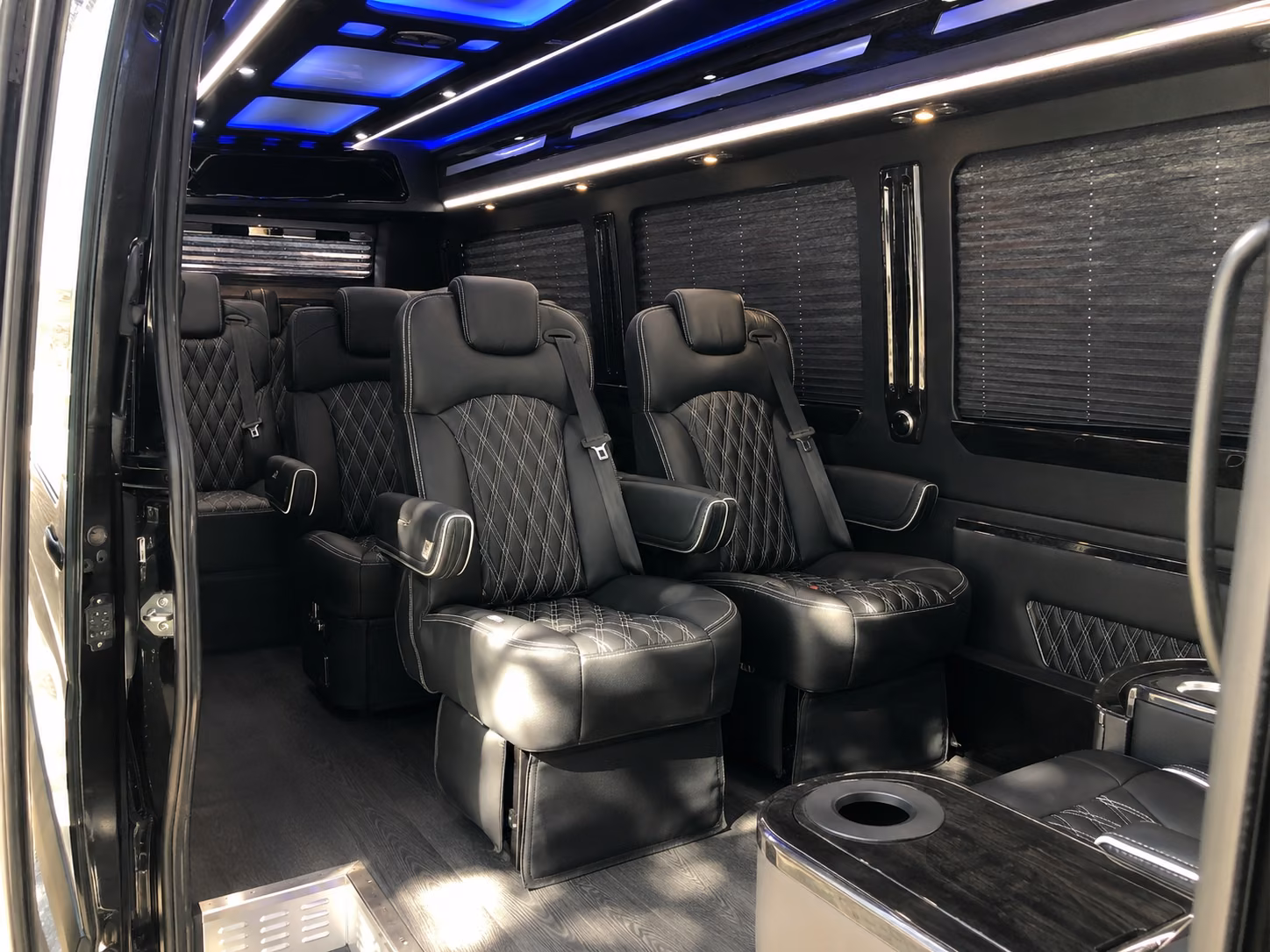 find the perfect transportation for your next airport transfer 2