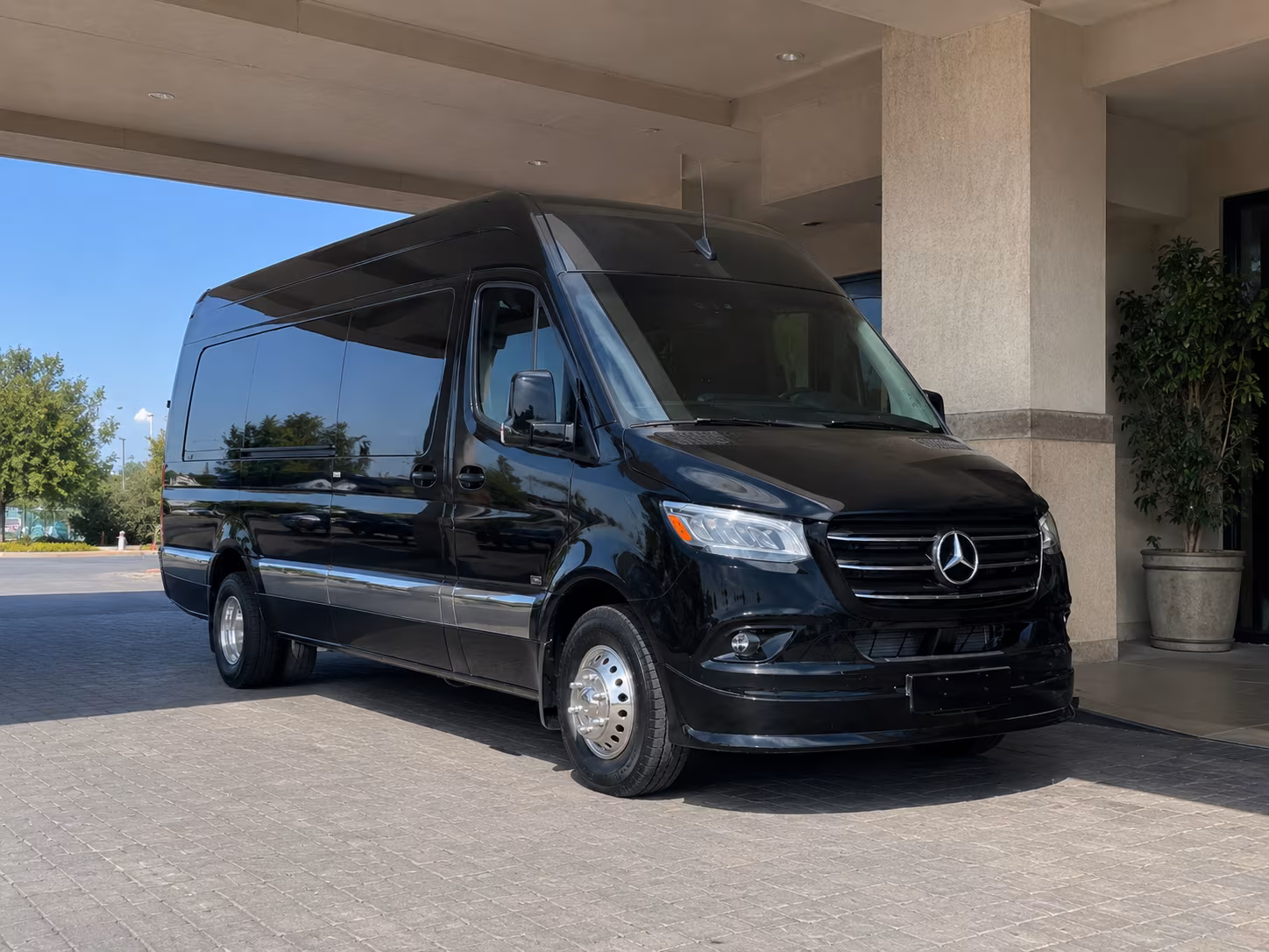 trip duration and total booked hours shape the final cost of a round rock sprinter van
